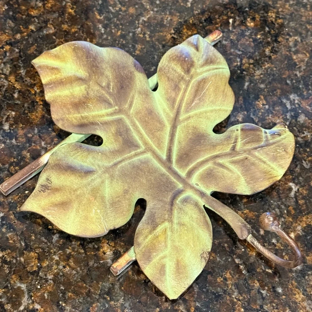 Metal Green Leaf Wall Hook